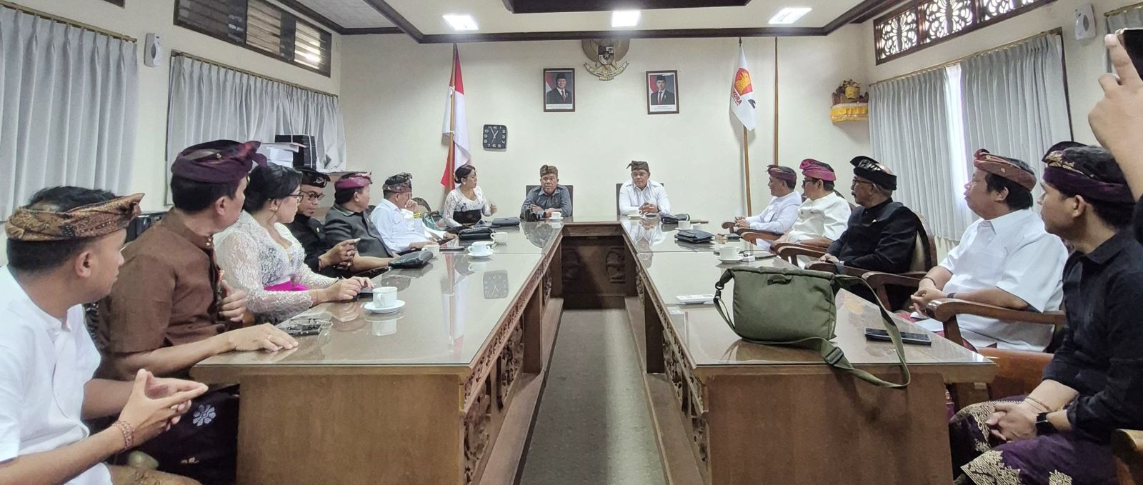 Gede harja astawa anggota pansus DPRD bali